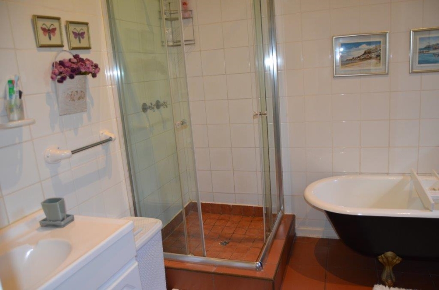 5 Bedroom Property for Sale in Waverley Free State
